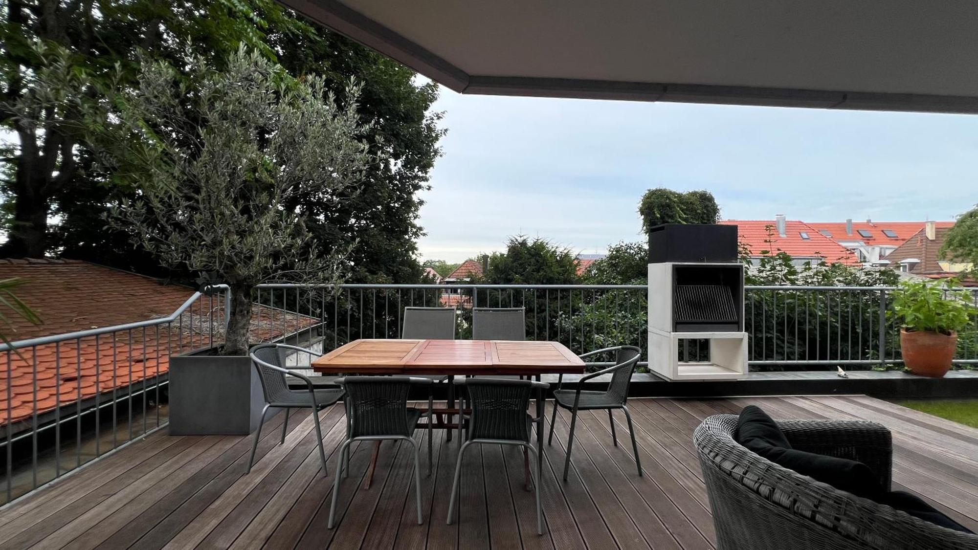 Ludwigshome Luxus - Zentral, Kostenloser Parkplatz, Terrasse ルートヴィヒスブルク エクステリア 写真