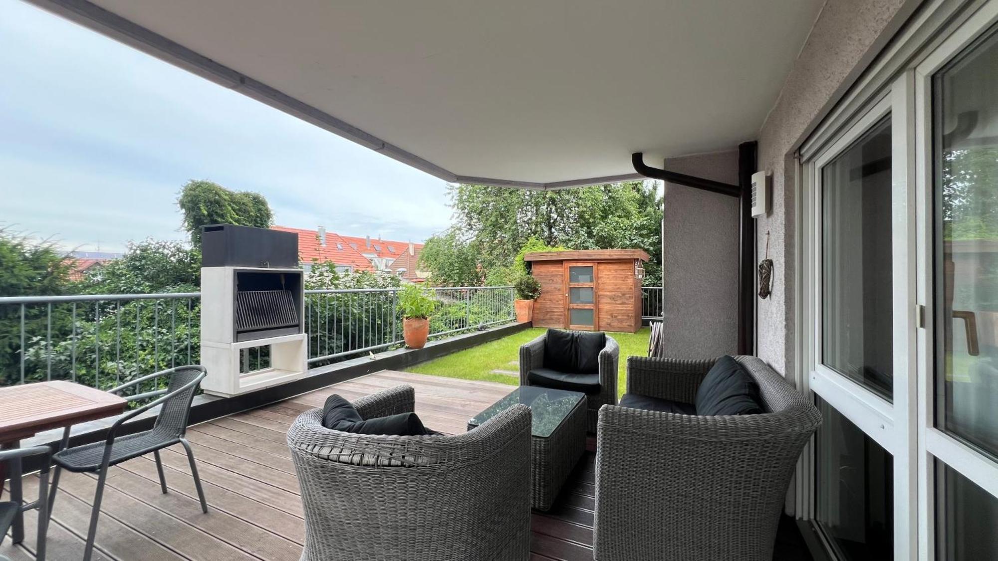 Ludwigshome Luxus - Zentral, Kostenloser Parkplatz, Terrasse ルートヴィヒスブルク エクステリア 写真