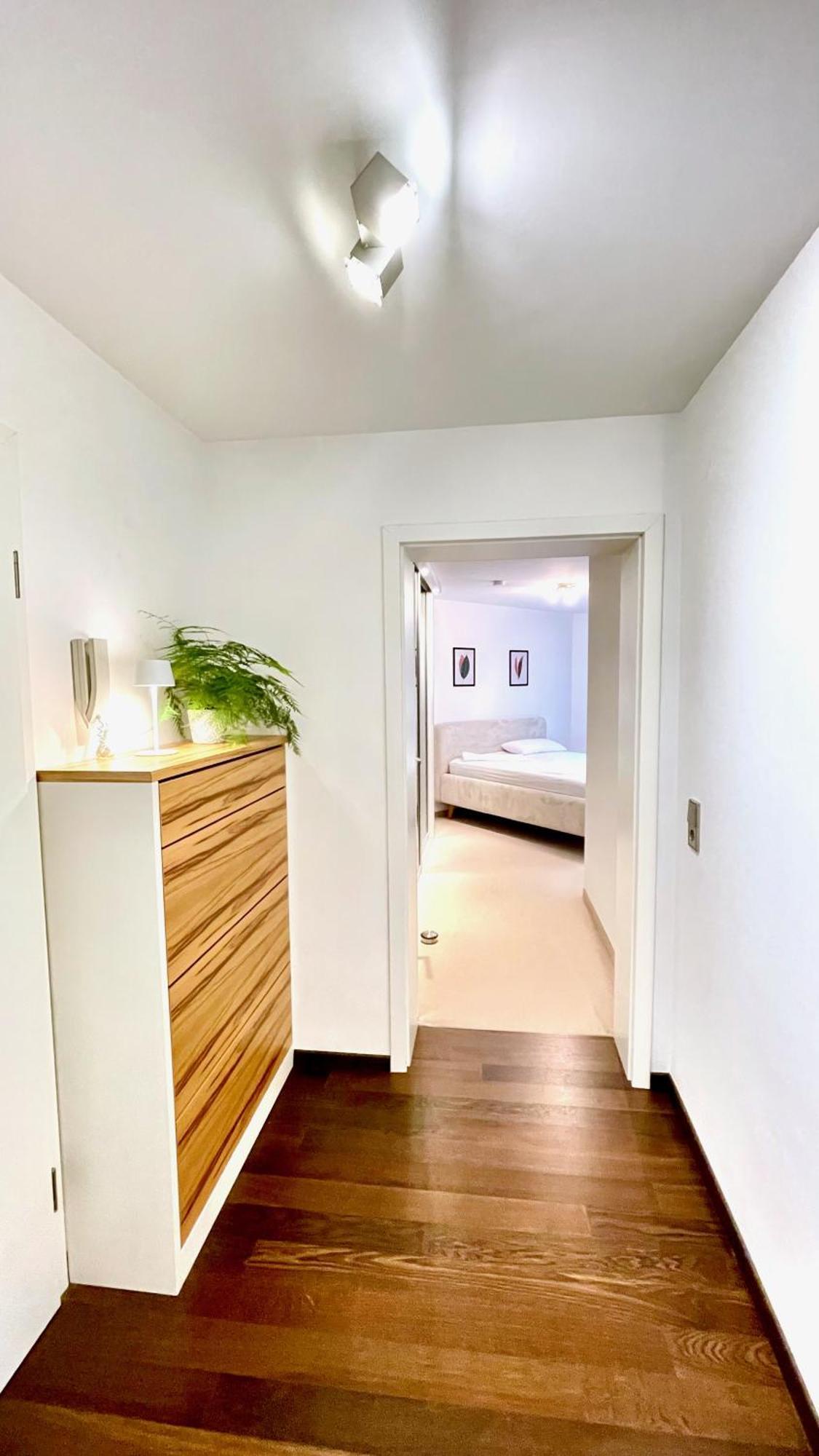Ludwigshome Luxus - Zentral, Kostenloser Parkplatz, Terrasse ルートヴィヒスブルク エクステリア 写真